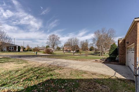 4915 Ruby Way, Shepherdsville, KY 40165 photo 10