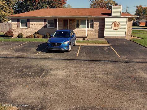 2401 Lower Hunters Trce, Louisville, KY 40216