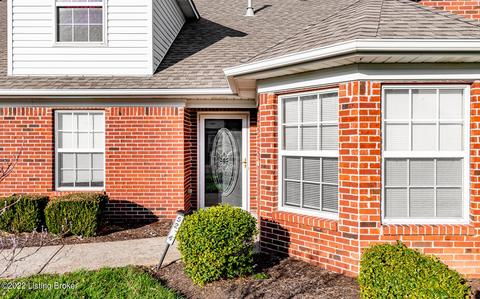 5244 Valkyrie Way, Louisville, KY 40272