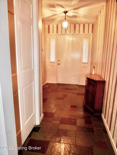 304 Laurel Ln, Madison, IN 47250 photo 3