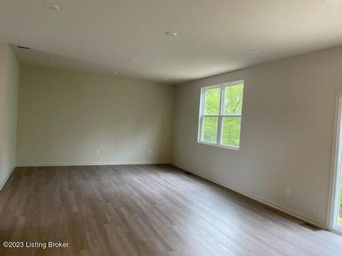 5004 White Pine Ln, La Grange, KY 40031 photo 5