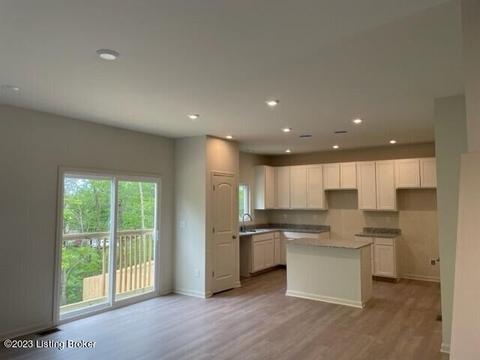 5004 White Pine Ln, La Grange, KY 40031 photo 3
