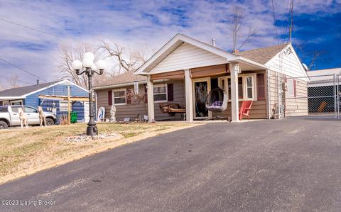 4900 Andalusia Ln, Louisville, KY 40272