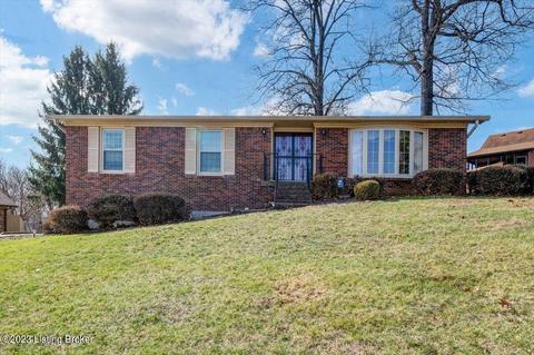 3006 Windsor Lakes Pkwy, Louisville, KY 40214