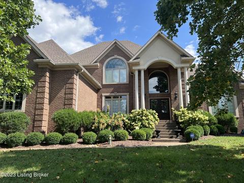 2120 Highland Springs Pl, Louisville, KY 40245