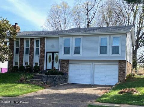 4805 Lunenburg Dr, Louisville, KY 40245