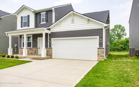 11910 Wooden Trace Dr, Louisville, KY 40229