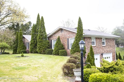 734 Cherrywood Dr, Radcliff, KY 40160