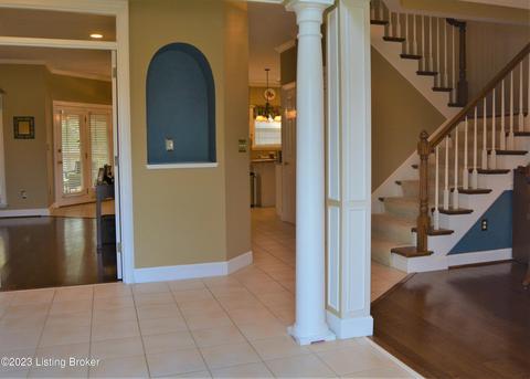5232 Wolfpen Woods Dr, Prospect, KY 40059 photo 2