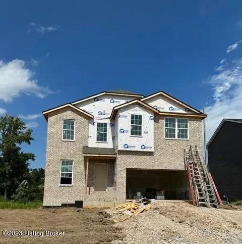 8420 Gateway Run Rd, Louisville, KY 40229