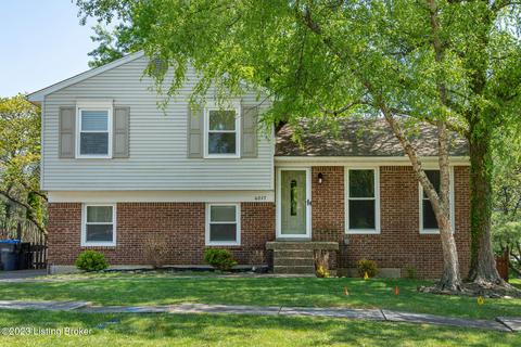 6017 Stone Bluff Rd, Louisville, KY 40291