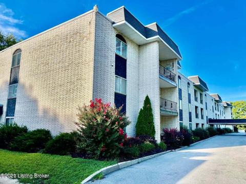 4825 Sherburn Ln #105, Louisville, KY 40207