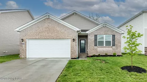 8009 Cedar Meadows Ln, Louisville, KY 40228