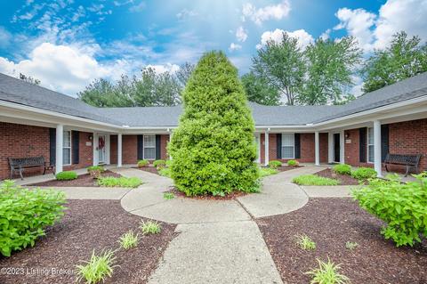 8505 Aspen Glen Way, Louisville, KY 40228