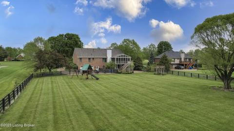55 Plantation Dr, Shelbyville, KY 40065