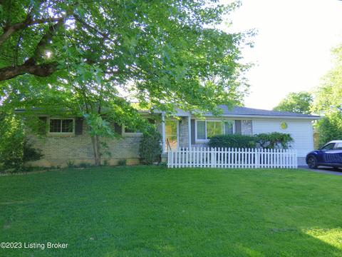 133 Redbud Dr, Mount Washington, KY 40047