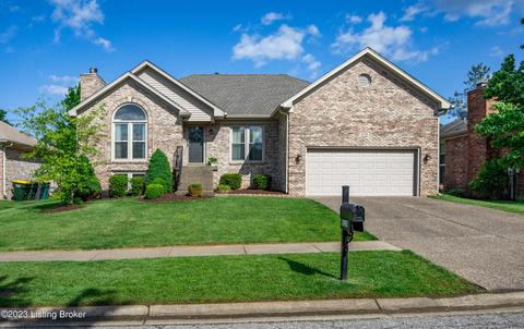 5119 Oaklawn Park Dr, Louisville, KY 40299