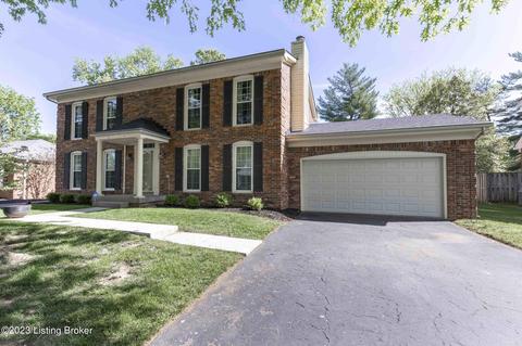 8205 Camberley Dr, Louisville, KY 40222