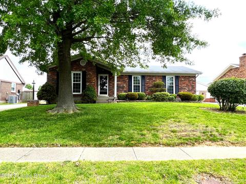 5811 Mount Everest Dr, Louisville, KY 40216
