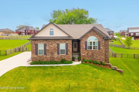 228 Oak Leaf Ct, Taylorsville, KY 40071