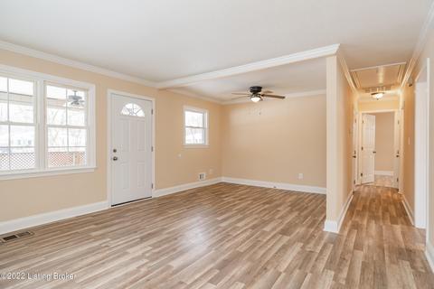 1707 Star Rest Dr, Louisville, KY 40272
