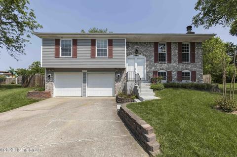 6609 Port Antonio Ct, Louisville, KY 40228