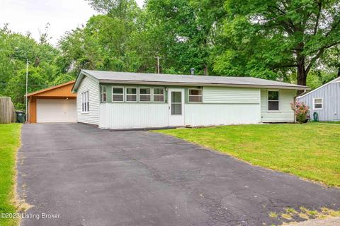 1718 Ashmoor Ln, Louisville, KY 40223