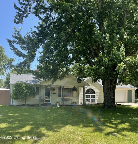 13421 Kinross Blvd, Louisville, KY 40272