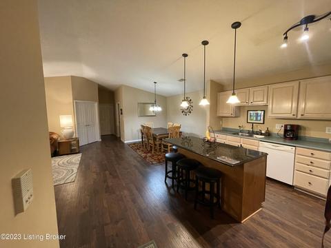 1303 Swan Pointe Blvd #204, Middletown, KY 40243
