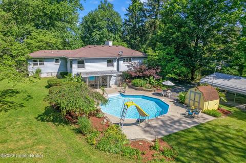 8318 Stillmeadow Dr, Louisville, KY 40299