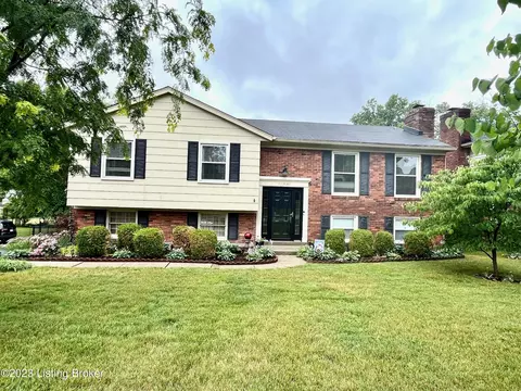 9512 Aylesbury Dr, Louisville, KY 40242