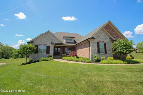 1300 Willow Bend Pl, Louisville, KY 40299