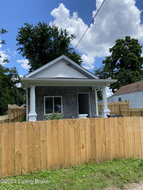 1615 Dumesnil St, Louisville, KY 40210