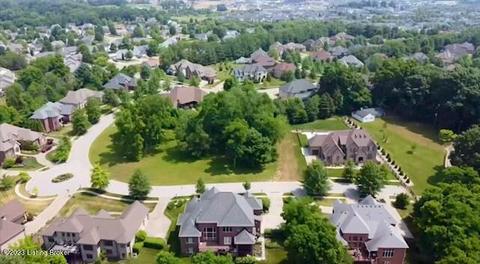 9402 Truscott Falls Dr, Prospect, KY 40059