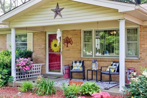 901 Bleemel Ln, Mount Washington, KY 40047