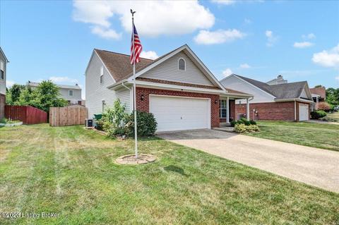 4716 Oak Pointe Dr, Louisville, KY 40245