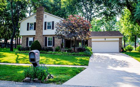 7601 Charron Rd, Louisville, KY 40220