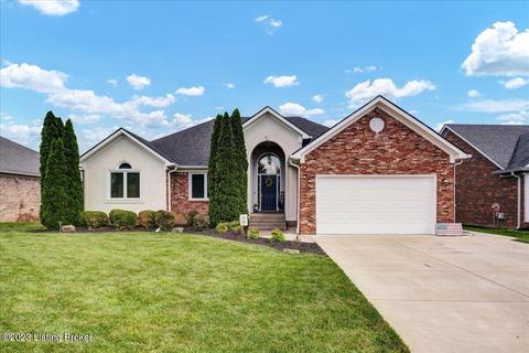 5017 Hunters Point Cir, Louisville, KY 40216