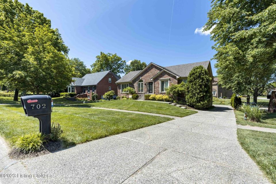 702 Sentry Way, Louisville, KY 40223 photo 53