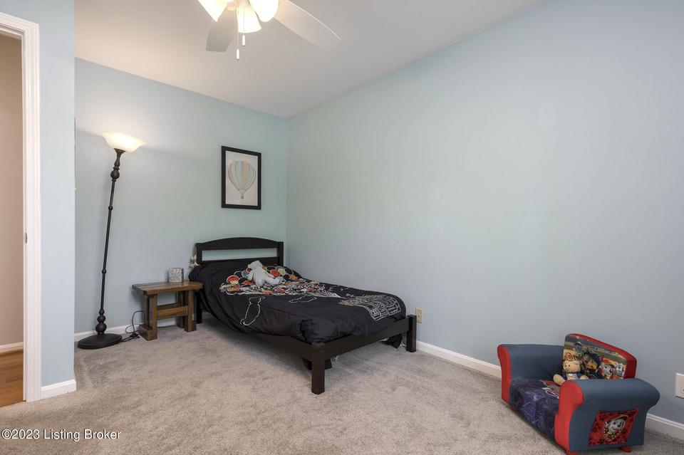  702 Sentry Way, Louisville, KY 40223 photo 21