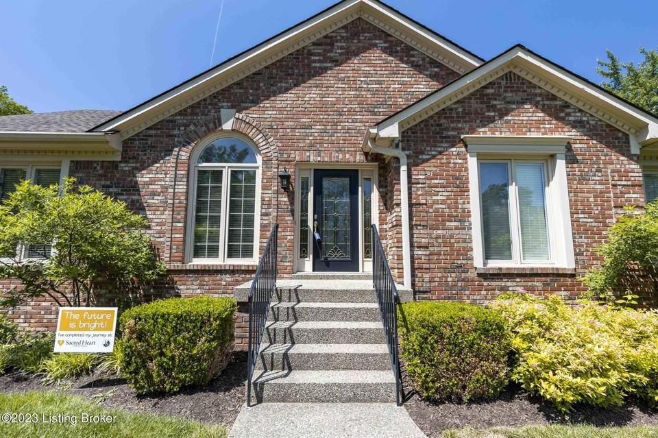  702 Sentry Way, Louisville, KY 40223 photo 3