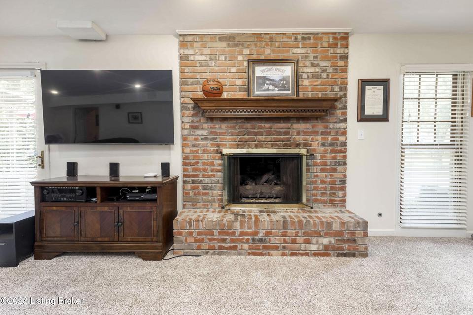  702 Sentry Way, Louisville, KY 40223 photo 35