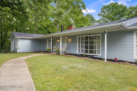 2812 Windsor Forest Dr, Louisville, KY 40272