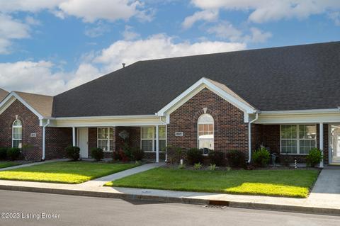 8221 Delta Cir, Louisville, KY 40228