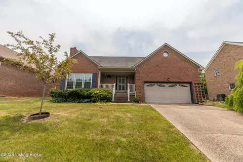 9712 Grandin Woods Rd, Louisville, KY 40223