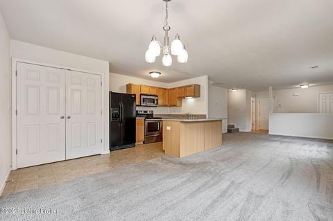 7804 Pleasure Walk Cir, Louisville, KY 40258