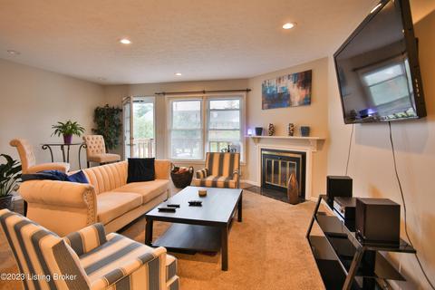13 Gardiner Ct, Louisville, KY 40205