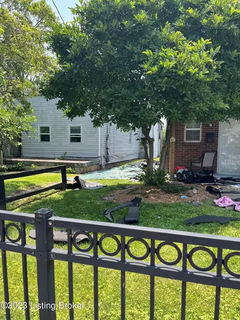 2824 W Market St, Louisville, KY 40212