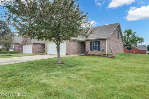 12400 Spring Leaf Ct, Louisville, KY 40229