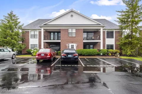 1278 Parkway Gardens Ct #125, Louisville, KY 40217